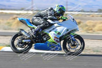 media/Jan-22-2023-CVMA (Sun) [[66d43cdebf]]/Race 12 500 Supersport-350 Supersport/